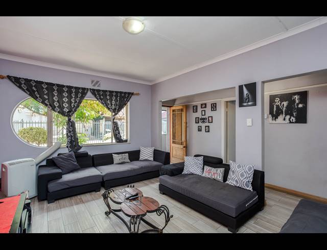 3 BEDROOM HOUSE FOR SALE IN OAKDALE
